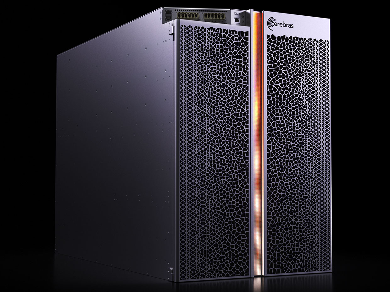 Cerebras Systems представила компьютер с самым большим в мире процессором 22×22 сантиметра - 3